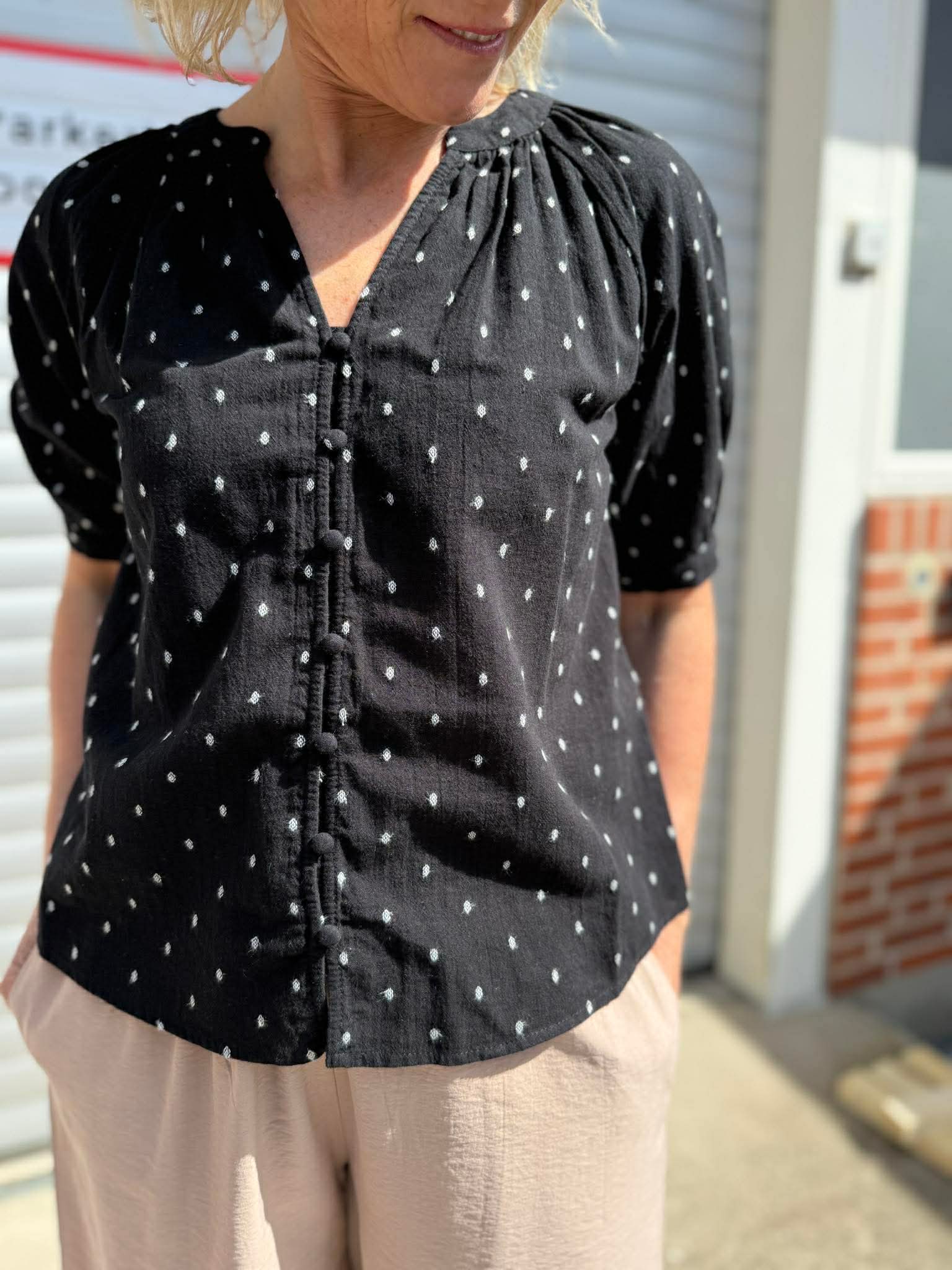 VMPRETTY Top - Black